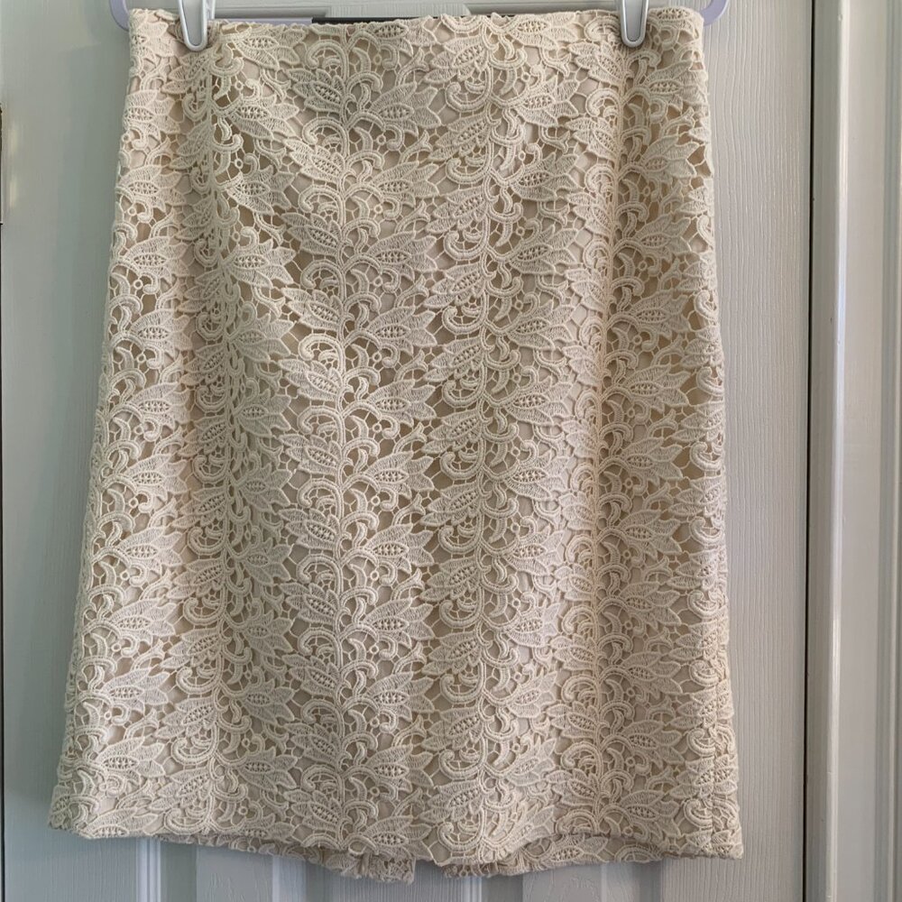 Talbot's Cream colored Size 10 Pencil Knee Length Skirt - Picture 11 of 12